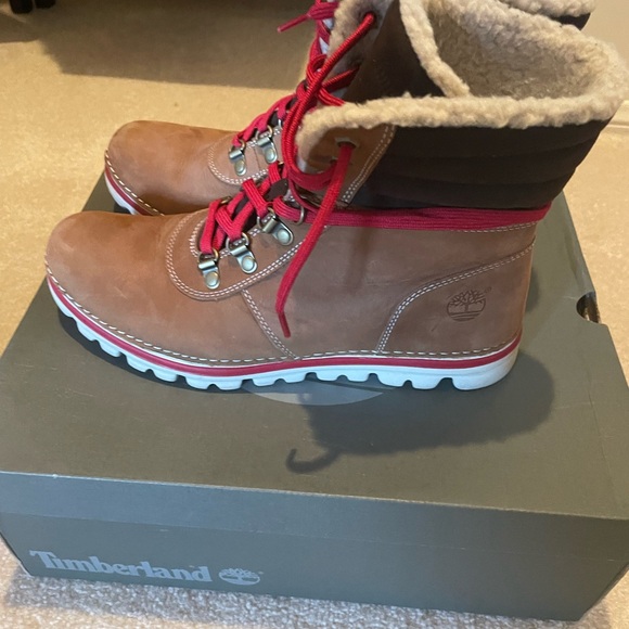 Timberland boots, size 9.5, like new - Picture 3 of 5